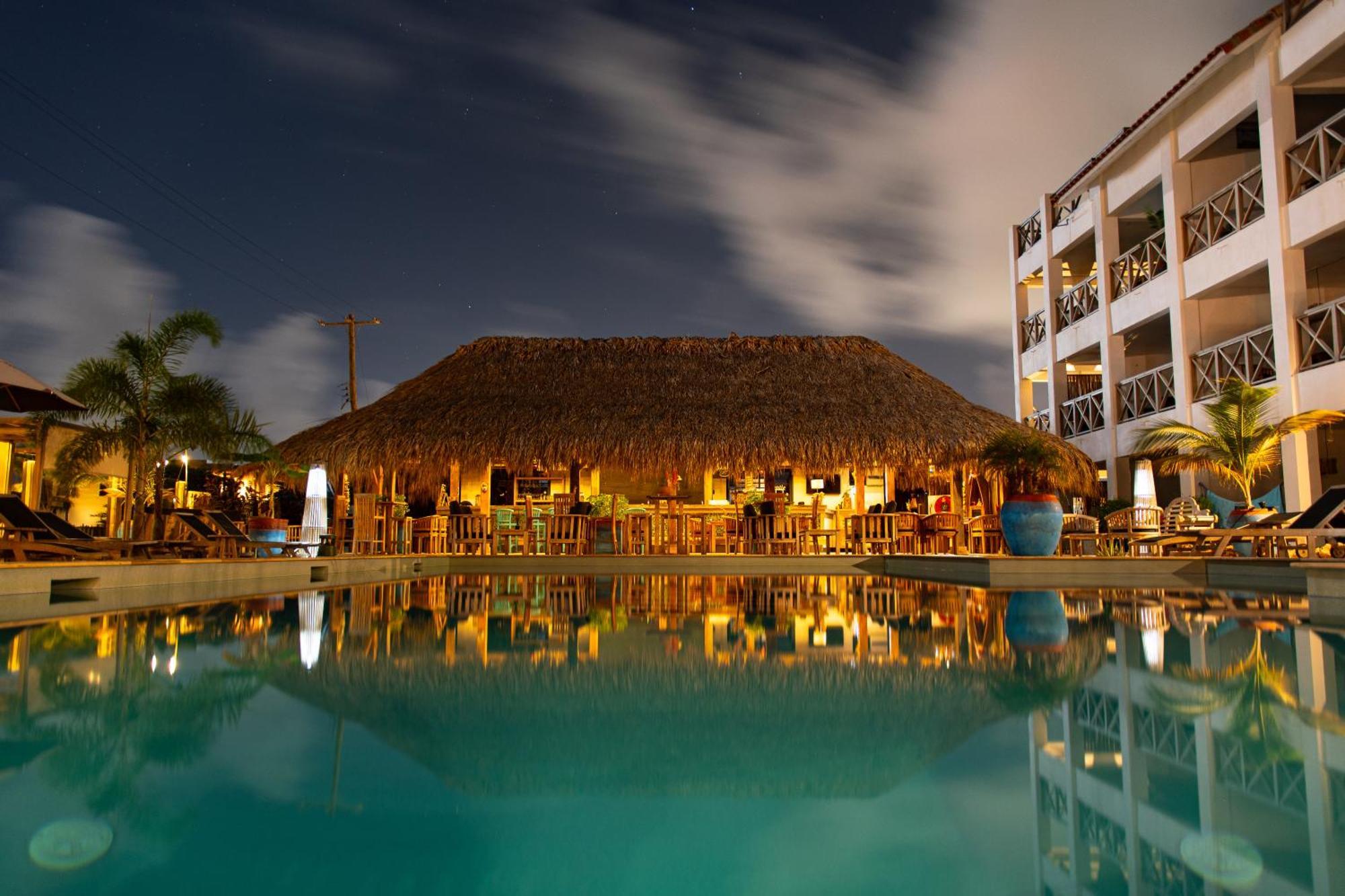 Bloozz Resort Bonaire Playa Exteriör bild