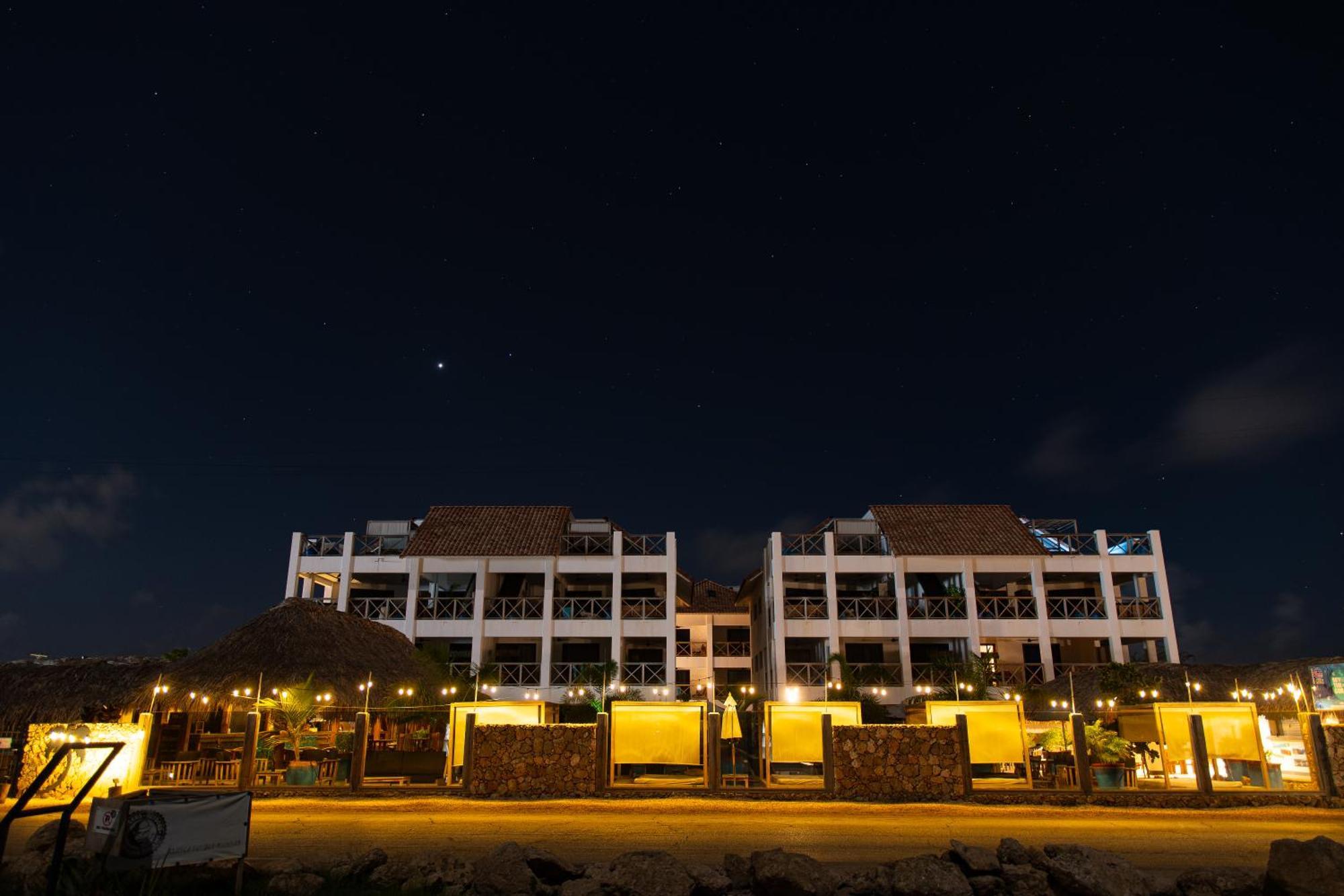 Bloozz Resort Bonaire Playa Exteriör bild